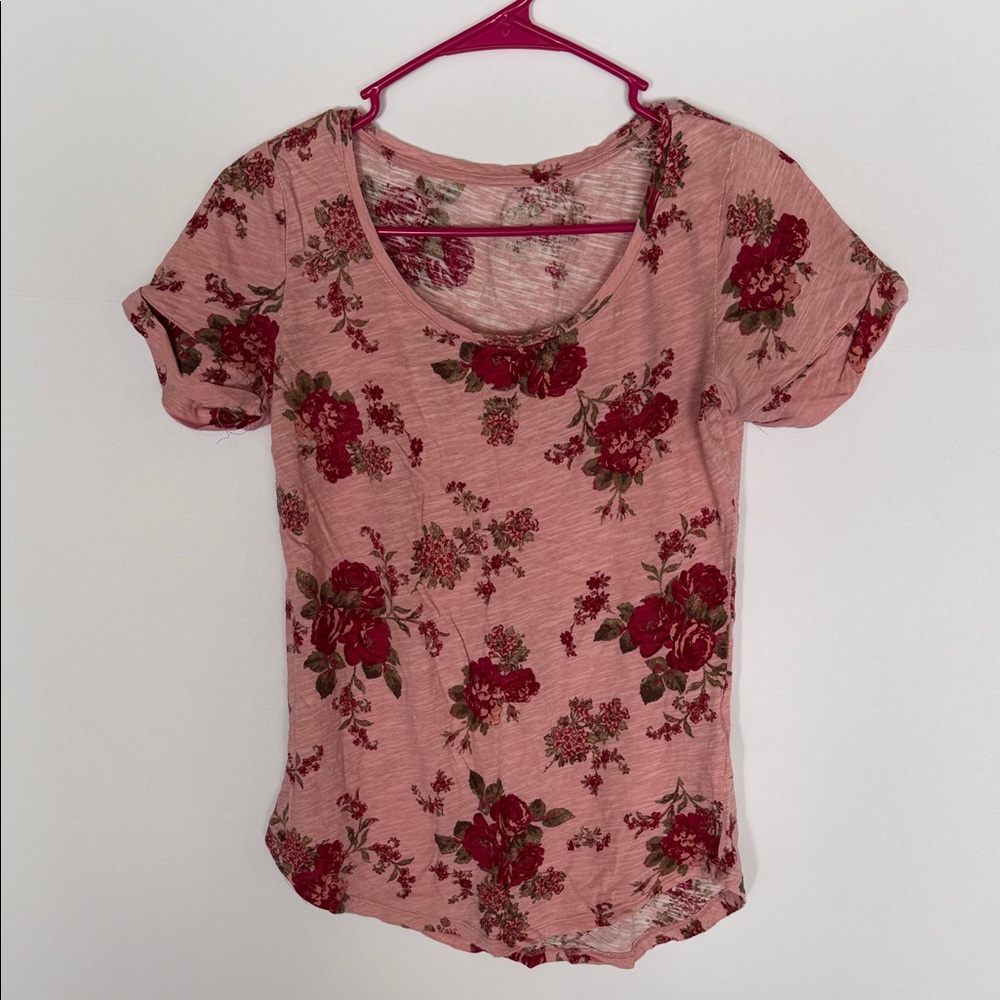 Soho Pink Floral Scoop Neck Tee with Burgundy Roses